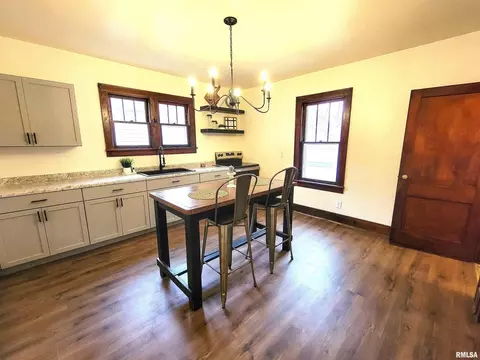 433 E North Ave, Flora, IL 62839 photo 7