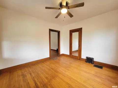 433 E North Ave, Flora, IL 62839 photo 44