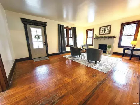 433 E North Ave, Flora, IL 62839 photo 9