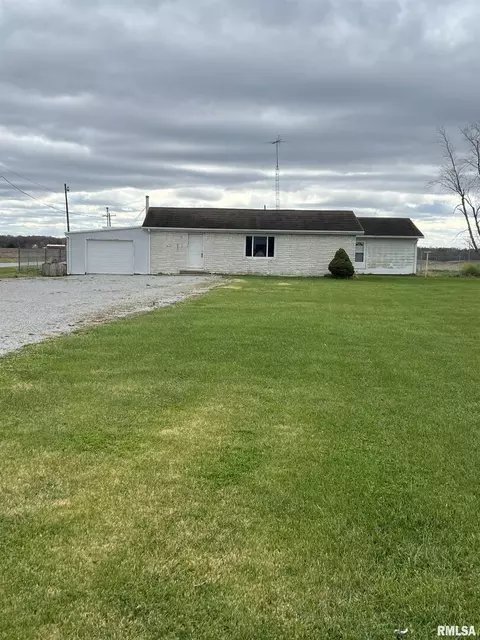 4795 Radom Rd, Du Bois, IL 62831