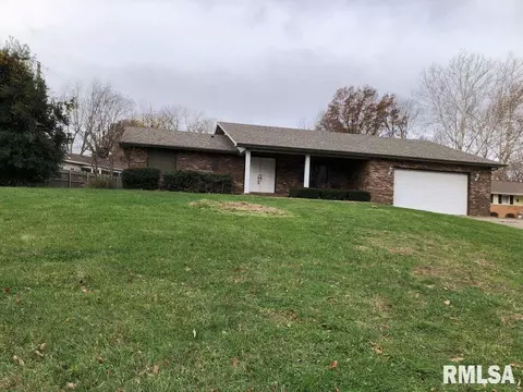 14495 Old Centralia Ln, Mount Vernon, IL 62864