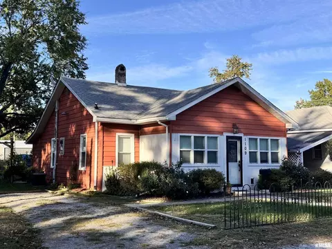 1109 E 5th St, West Frankfort, IL 62896