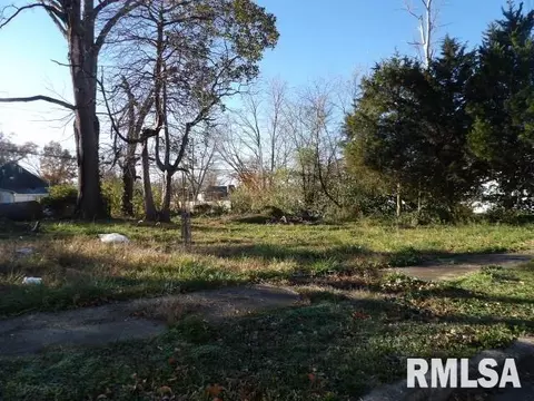 851 Madison St, Eldorado, IL 62930