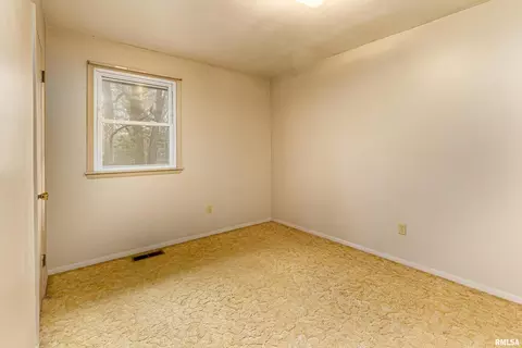 8750 E Casey Pike Rd, Mount Vernon, IL 62864 photo 12