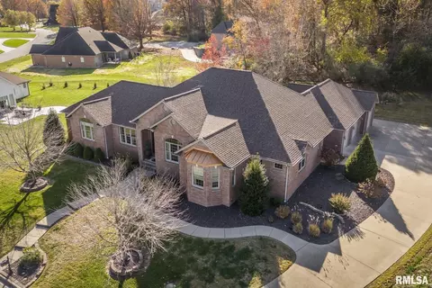 1502 Chart Hills Dr, Marion, IL 62959