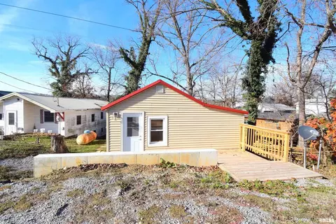 18701 N Miller Lake Ln, Mount Vernon, IL 62864