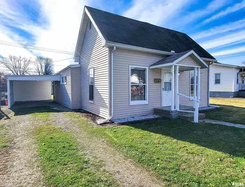 332 Flora Ave, Flora, IL 62839