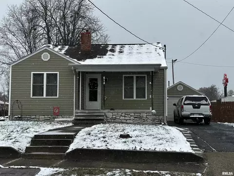 614 W Washington St, Benton, IL 62812
