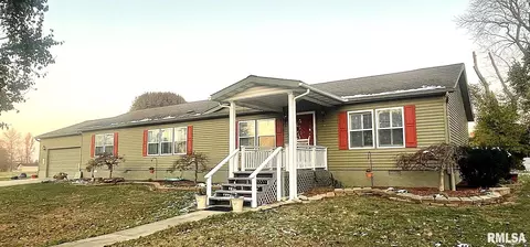 404 N Cherry St, West Frankfort, IL 62896