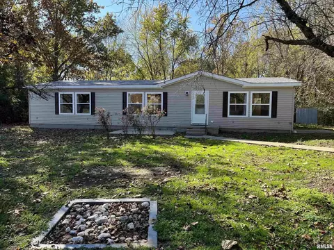 1817 N Pershing Rd, West Frankfort, IL 62896