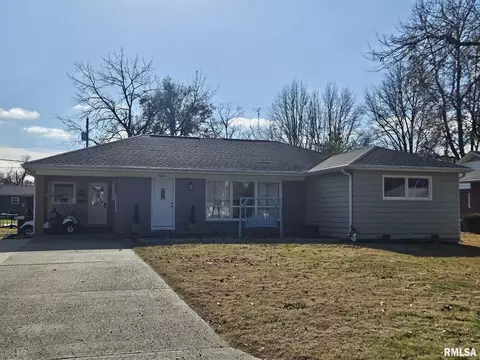 406 W 6th St, Benton, IL 62812
