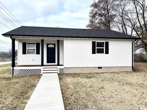 428 S Walnut St, Centralia, IL 62801