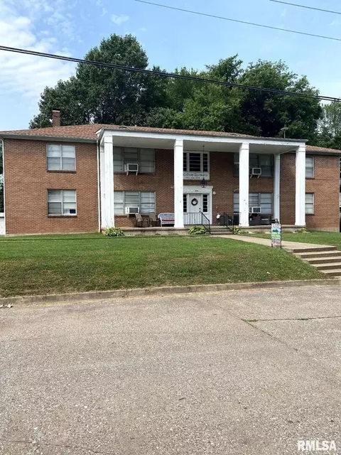 205 E High St #4, Anna, IL 62906