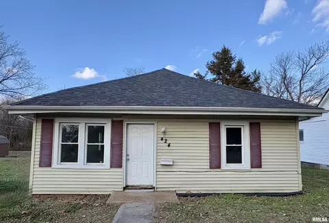 424 Mark St, Carterville, IL 62918