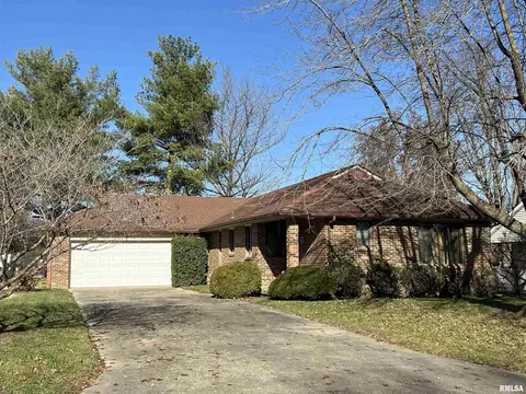 3 Brian Dr, Metropolis, IL 62960