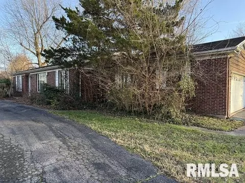 1500 E Stotlar St, Herrin, IL 62948