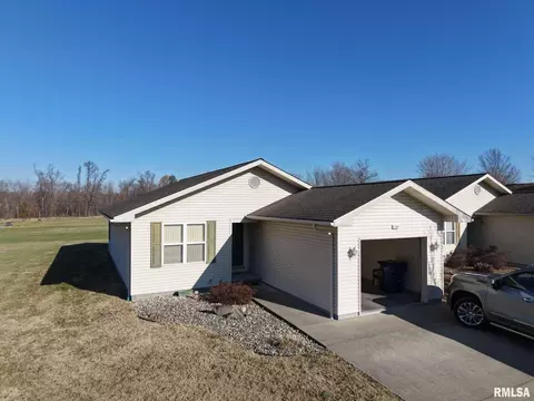 1303 Daffodil Ln, West Frankfort, IL 62896