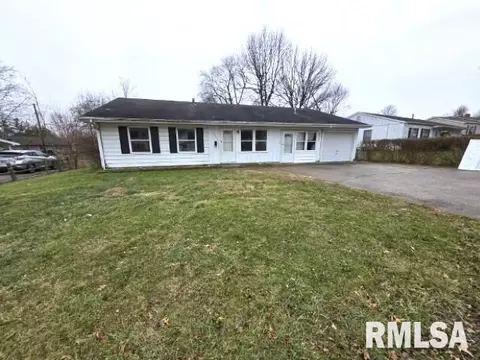 3209 Wildrose Dr, Mount Vernon, IL 62864