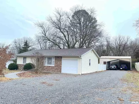 310 Heritage Dr, De Soto, IL 62924