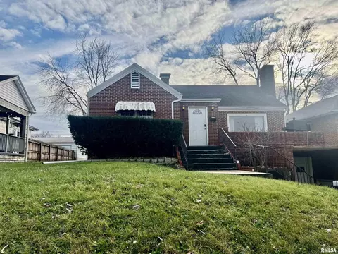 427 E Main St, Salem, IL 62881