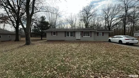 1010 Enterprise St, Benton, IL 62812