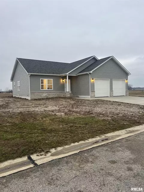 16652 Pembrook Ct, Carlyle, IL 62231