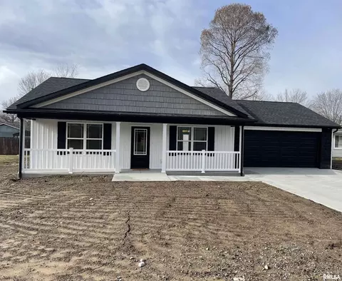 102 Skyline Dr, Marion, IL 62959