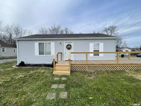 1600 W Dewey St, Marion, IL 62959