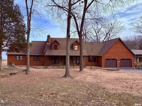 668 Crestwood Dr, Marion, IL 62959