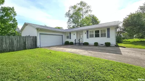 3000 W Clifton Ct, Marion, IL 62959