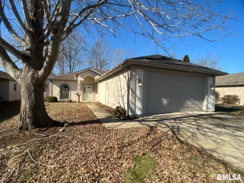 1506 Ryder Cup Blvd, Marion, IL 62959