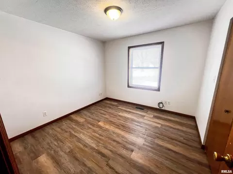 123 Lamar Dr, Salem, IL 62881 photo 18