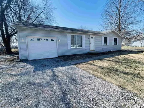 123 Lamar Dr, Salem, IL 62881 photo 2