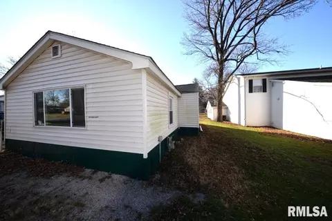 2001 Brownsville Rd, Mount Vernon, IL 62864