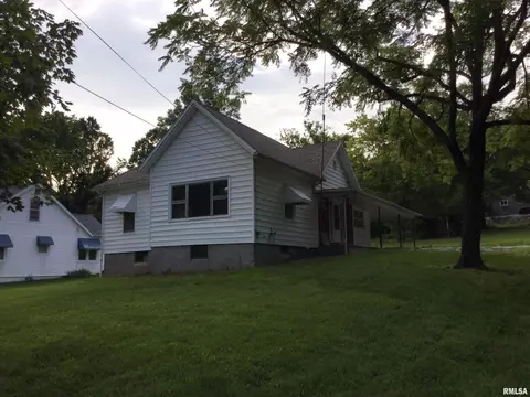 311 E Poplar St, Cobden, IL 62920
