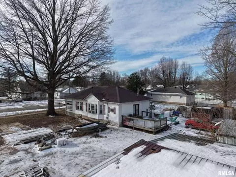Exterior - 106 E North St, Sesser, IL 62884 photo 5 of 5