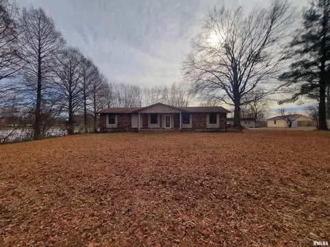 411 E Logan St, De Soto, IL 62924