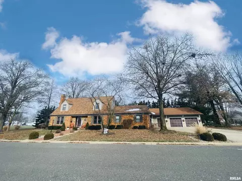 1175 W Lebanon St, Nashville, IL 62263