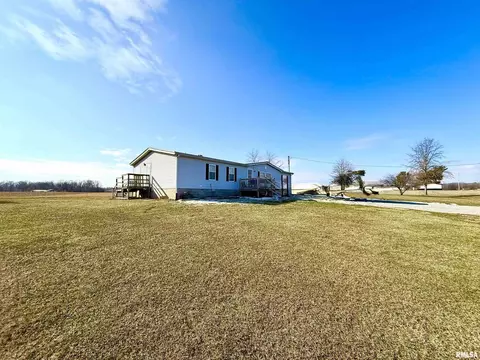 884 Spring Dr, Murphysboro, IL 62966