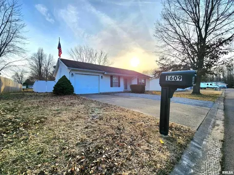 1609 Kiowa Dr, Marion, IL 62959