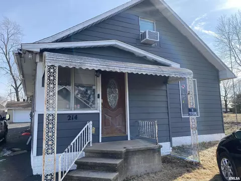 214 S Parkhill St, West Frankfort, IL 62896