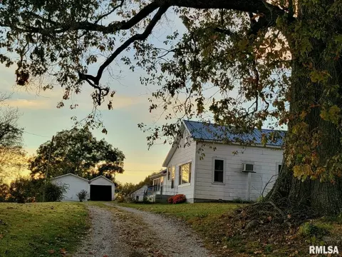 817 Dongola Rd, Dongola, IL 62926