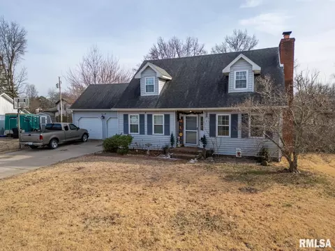 813 Dogwood Ln, Marion, IL 62959