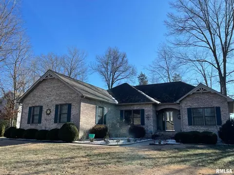 1131 Cedar Ridge Dr, Carbondale, IL 62901