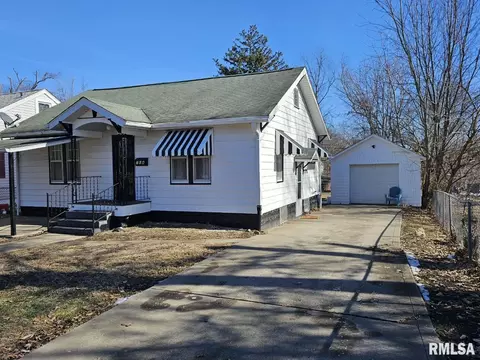704 S 25th St, Mount Vernon, IL 62864