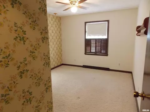 Bedroom - 1723 Walnut Hill Rd, Centralia, IL 62801 photo 3 of 5