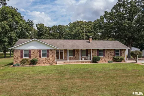 1723 Walnut Hill Rd, Centralia, IL 62801