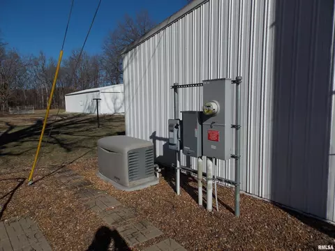 Exterior - 1723 Walnut Hill Rd, Centralia, IL 62801 photo 11 of 11