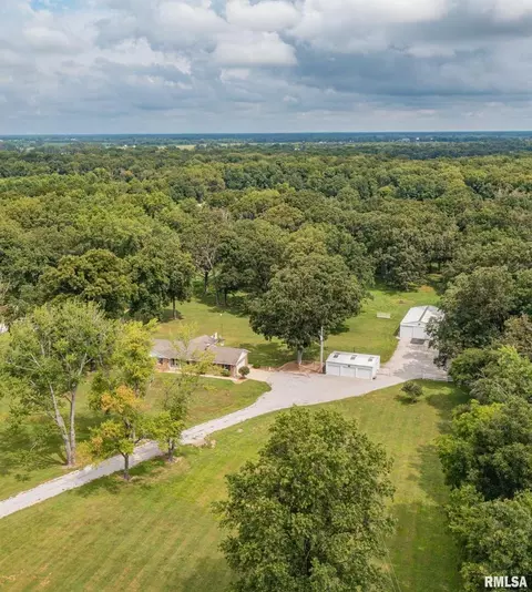View/Area - 1723 Walnut Hill Rd, Centralia, IL 62801 photo 2 of 3