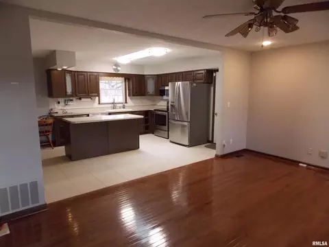 Other - 1723 Walnut Hill Rd, Centralia, IL 62801 photo 7 of 25